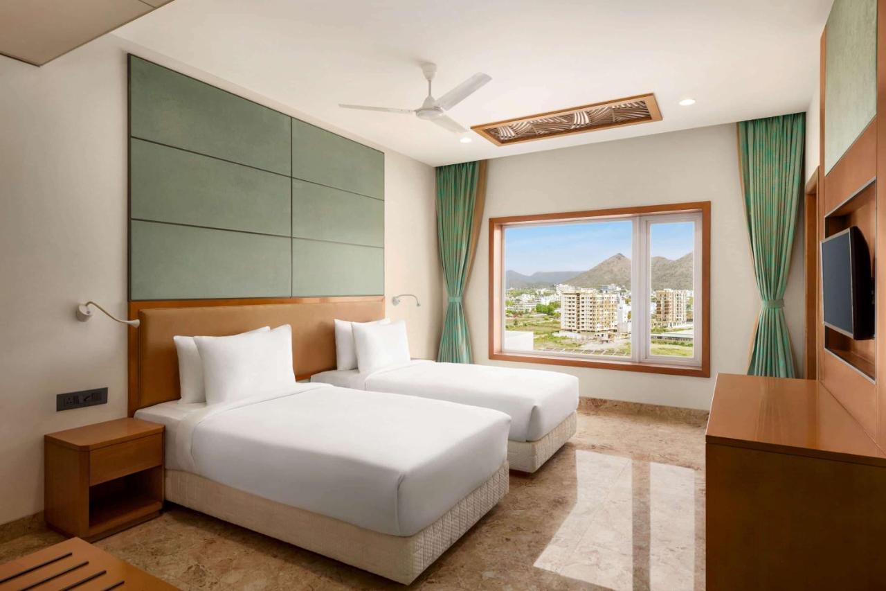 Howard Johnson By Wyndham Udaipur Roop Nagar エクステリア 写真