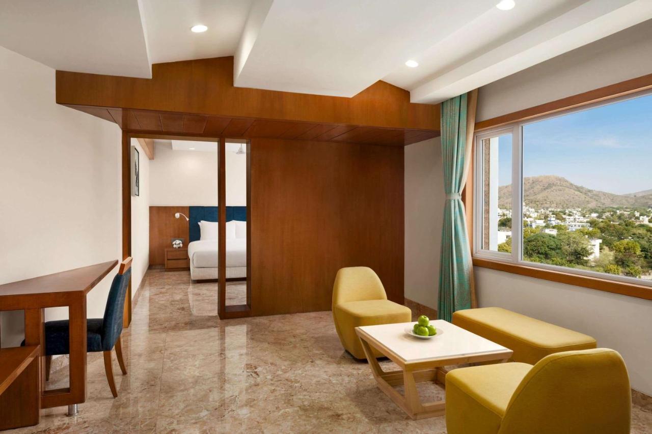 Howard Johnson By Wyndham Udaipur Roop Nagar エクステリア 写真