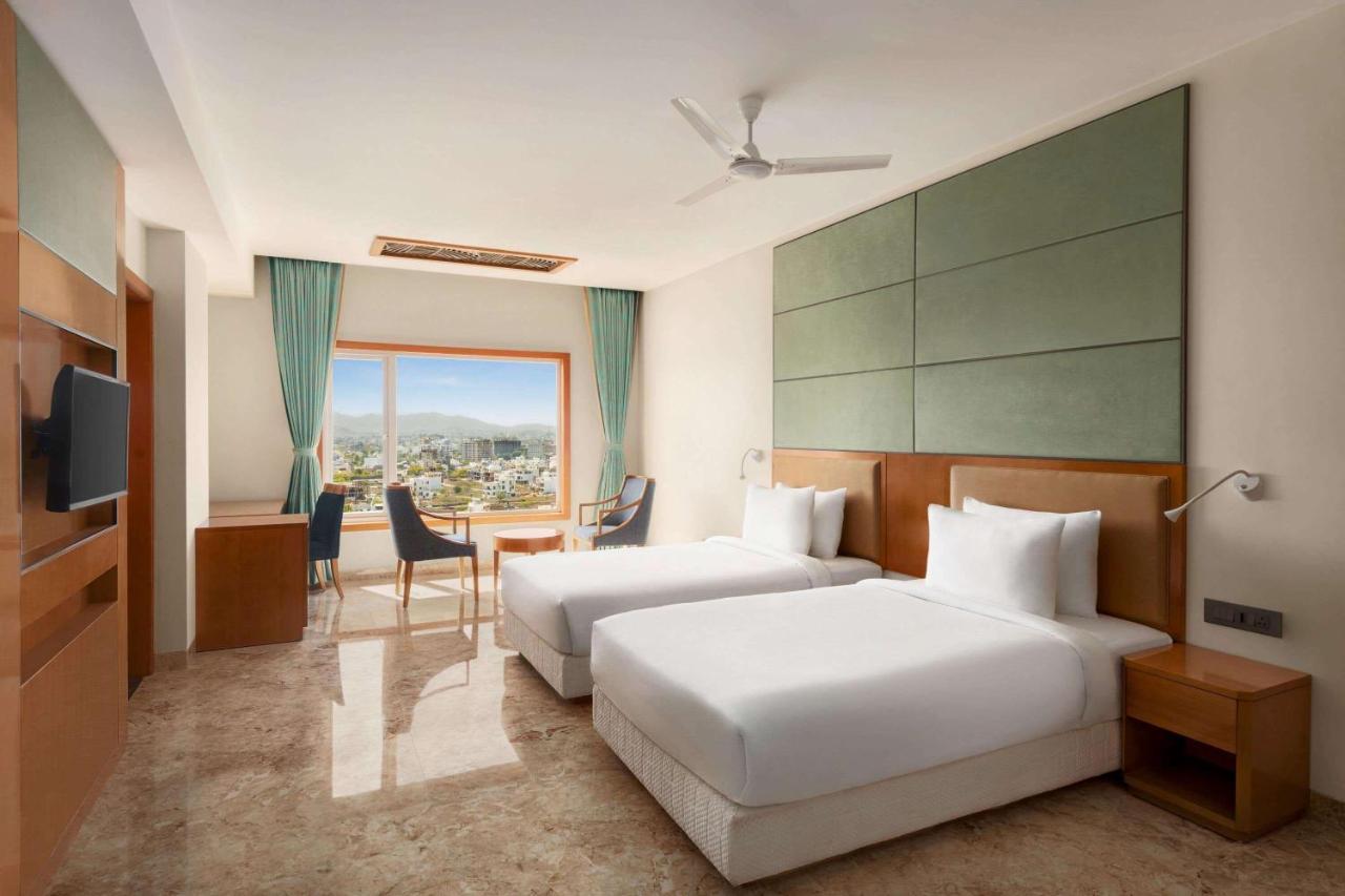 Howard Johnson By Wyndham Udaipur Roop Nagar エクステリア 写真